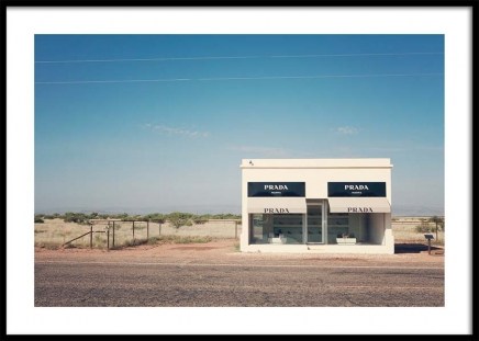 Prada Marfa Poster in der Gruppe Poster / Fotografien bei Desenio AB (3470)