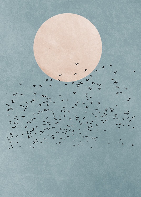 – Illustrazione grafica di una luna rosa e un cielo blu che fanno da sfondo a uno stormo di uccelli