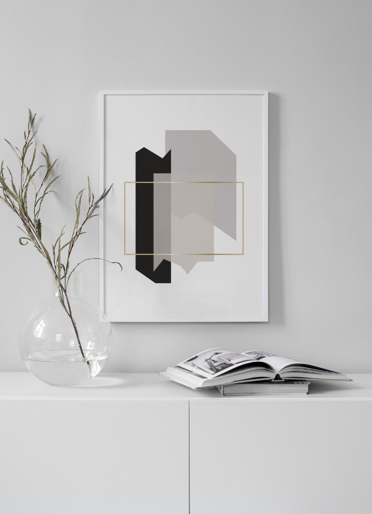  – Illustration graphique avec des formes en gris ressemblant à des fragments, avec une bordure dorée au milieu