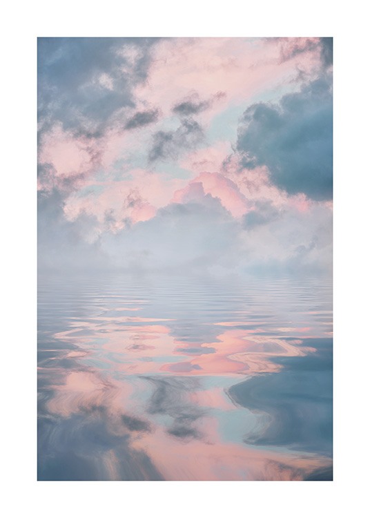 Naturposter mit See und pastellfarbenen Wolken am Himmel, die sich im Wasser spiegeln 