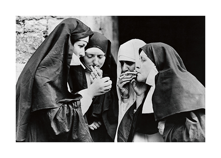 Nuns Smoking Affiche