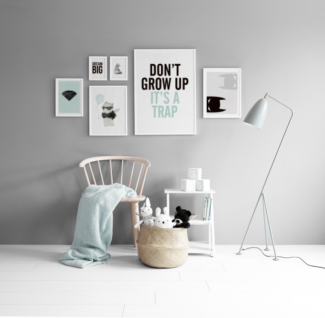 Mr Raccoon Blue Poster  / Quadri per  bambini presso Desenio AB (7778)