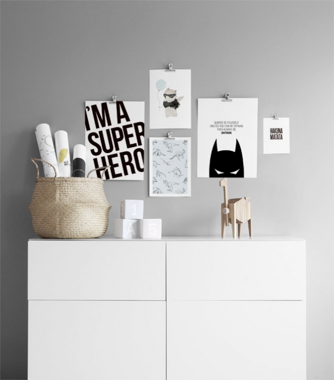  – Illustrazione grafica in bianco e nero con Batman e una sua citazione