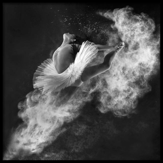 Down To Earth Poster / Bianco e nero  presso Desenio AB (8696)