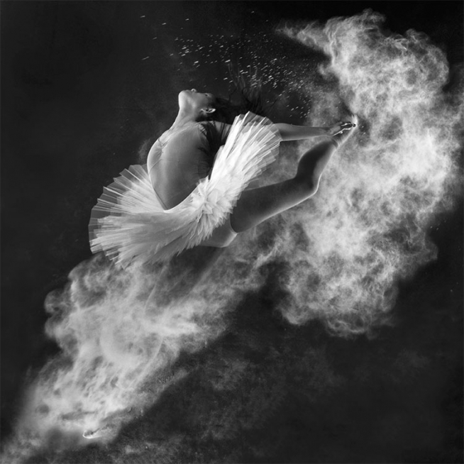 Down To Earth Poster / Bianco e nero  presso Desenio AB (8696)