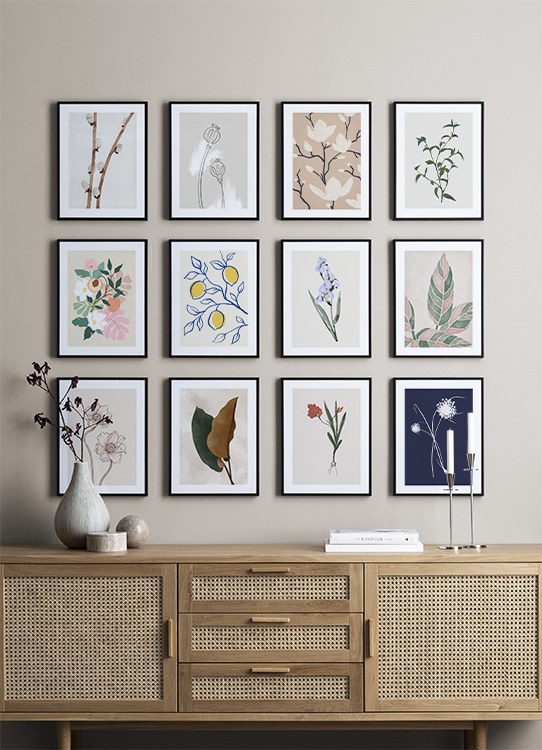 – Calendario da parete con illustrazioni botaniche di fiori e piante per ciascun mese dell'anno